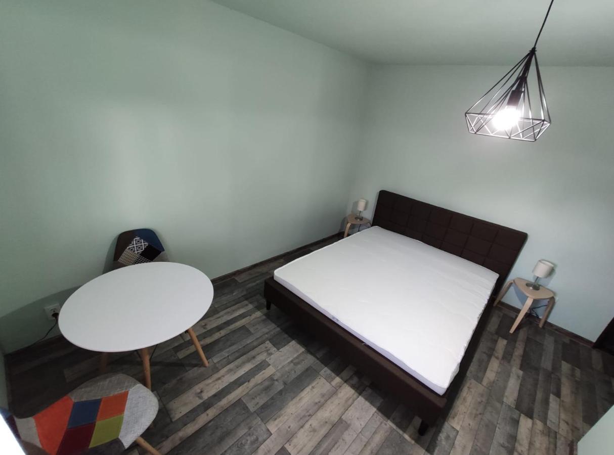 Podgoria Guesthouse- Camere De Inchiriat Oradea Exteriér fotografie