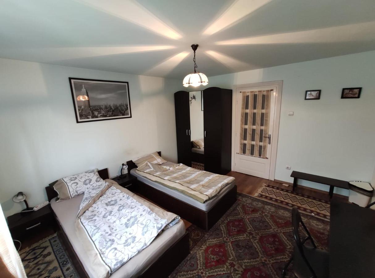 Podgoria Guesthouse- Camere De Inchiriat Oradea Exteriér fotografie